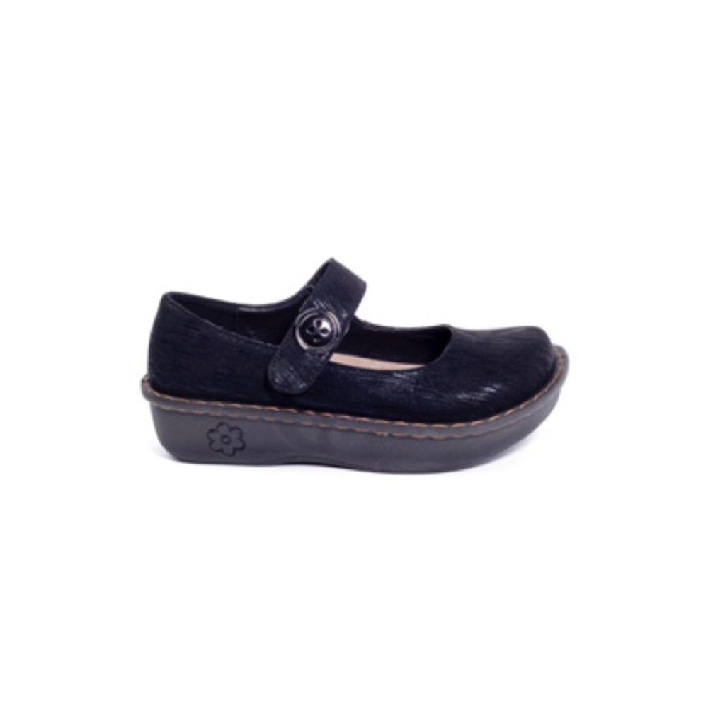 Nursing shoes Tuxedo